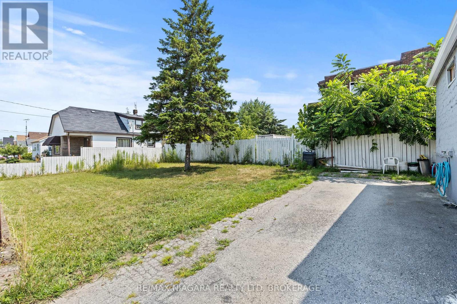 Photo 37 of 4515 Ferguson Street, Niagara Falls ON