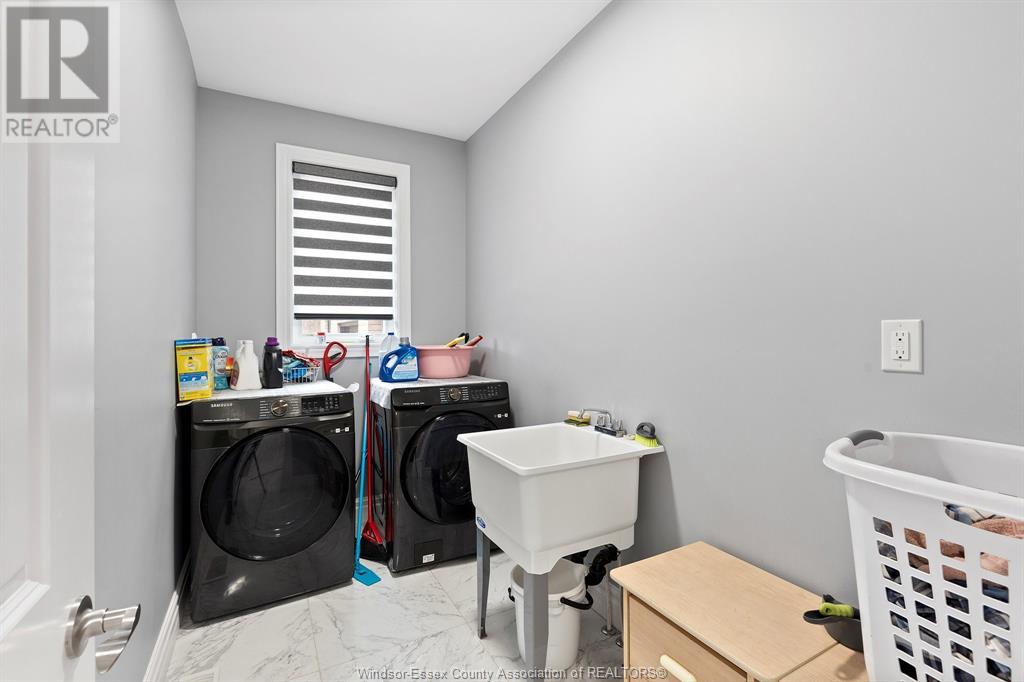 Photo 6 of 1436 Mullins Drive, Lakeshore ON