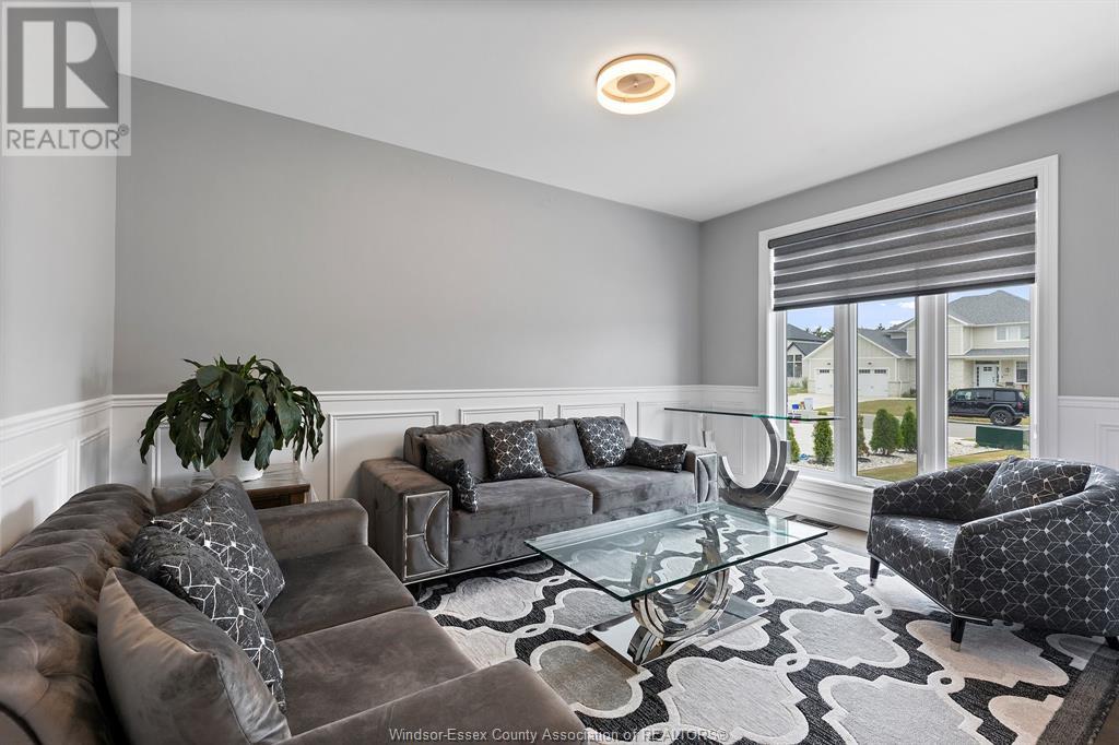 Photo 3 of 1436 Mullins Drive, Lakeshore ON