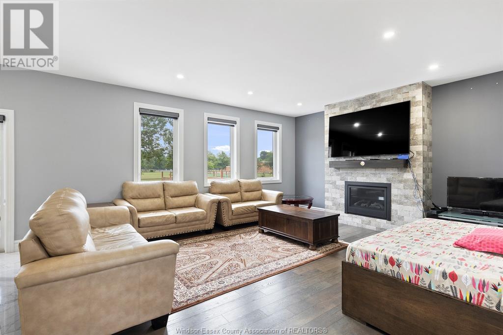 Photo 7 of 1436 Mullins Drive, Lakeshore ON