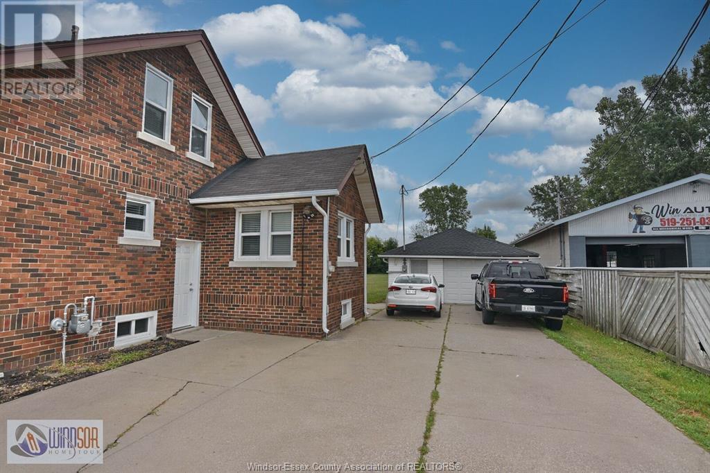 Photo 7 of 4590 Walker, Windsor ON