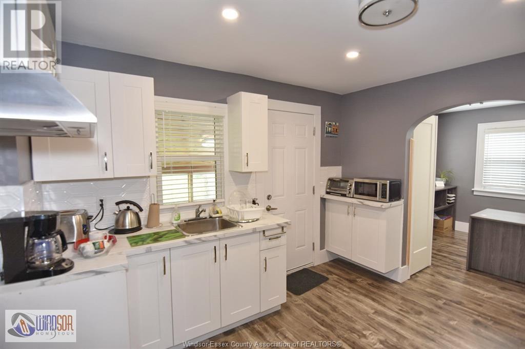 Photo 26 of 4590 Walker, Windsor ON