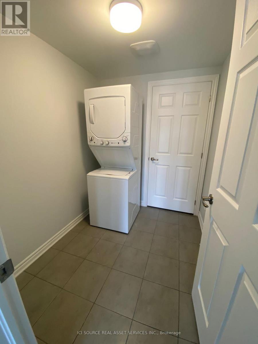Photo 25 of 2064 Leinster Circle, Ottawa ON