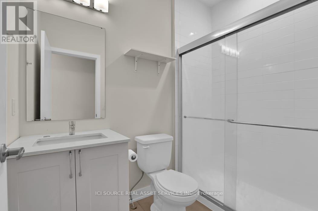 Photo 30 of E 4 Victor Street, Ottawa ON