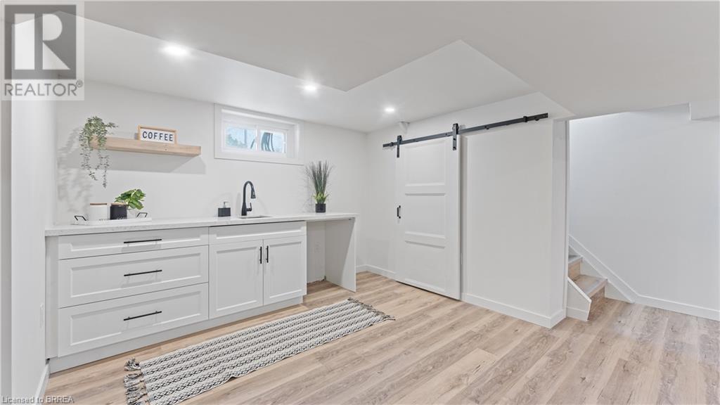 Photo 22 of 37 Rowanwood Avenue, Brantford ON
