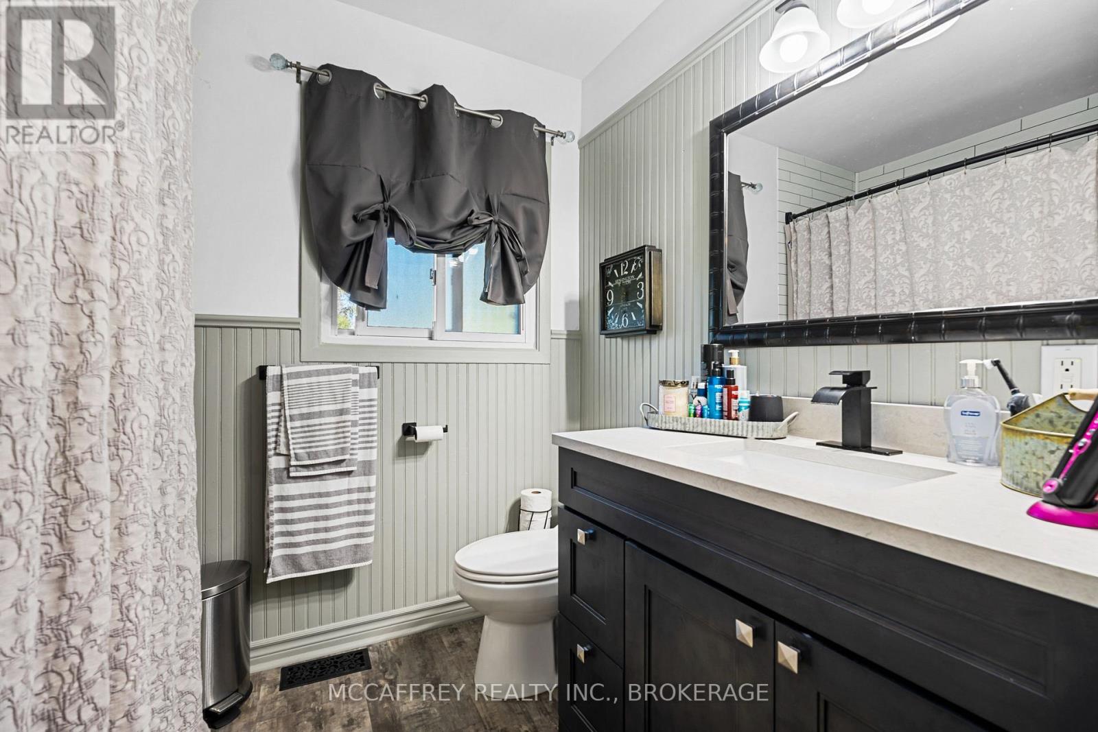 Photo 18 of 102 Wright Place, Greater Napanee ON