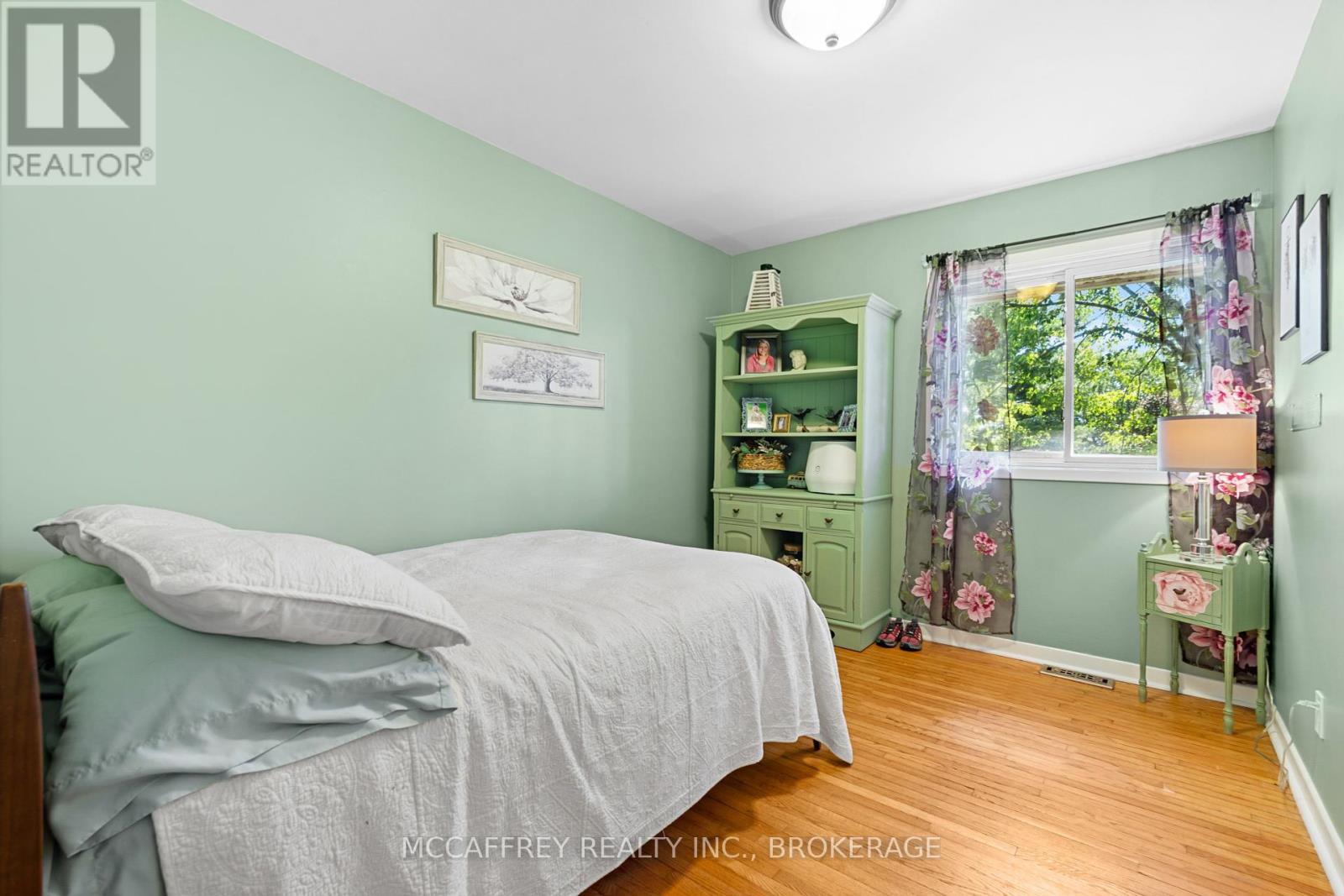 Photo 20 of 102 Wright Place, Greater Napanee ON