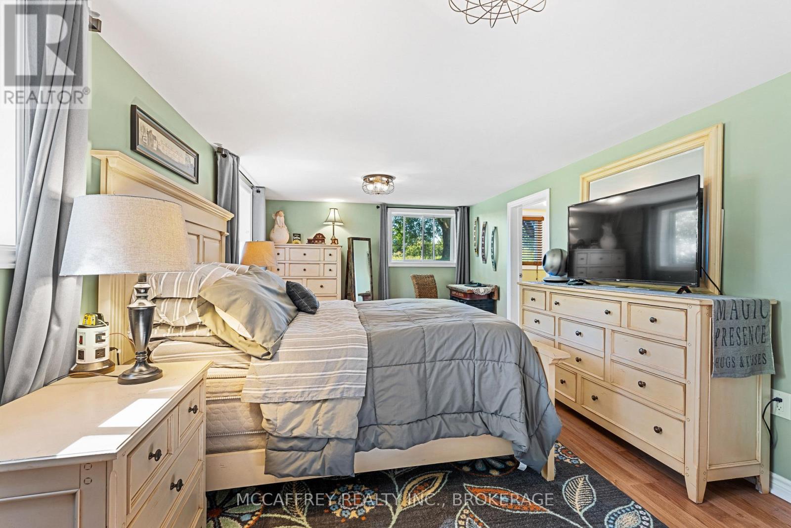 Photo 28 of 102 Wright Place, Greater Napanee ON