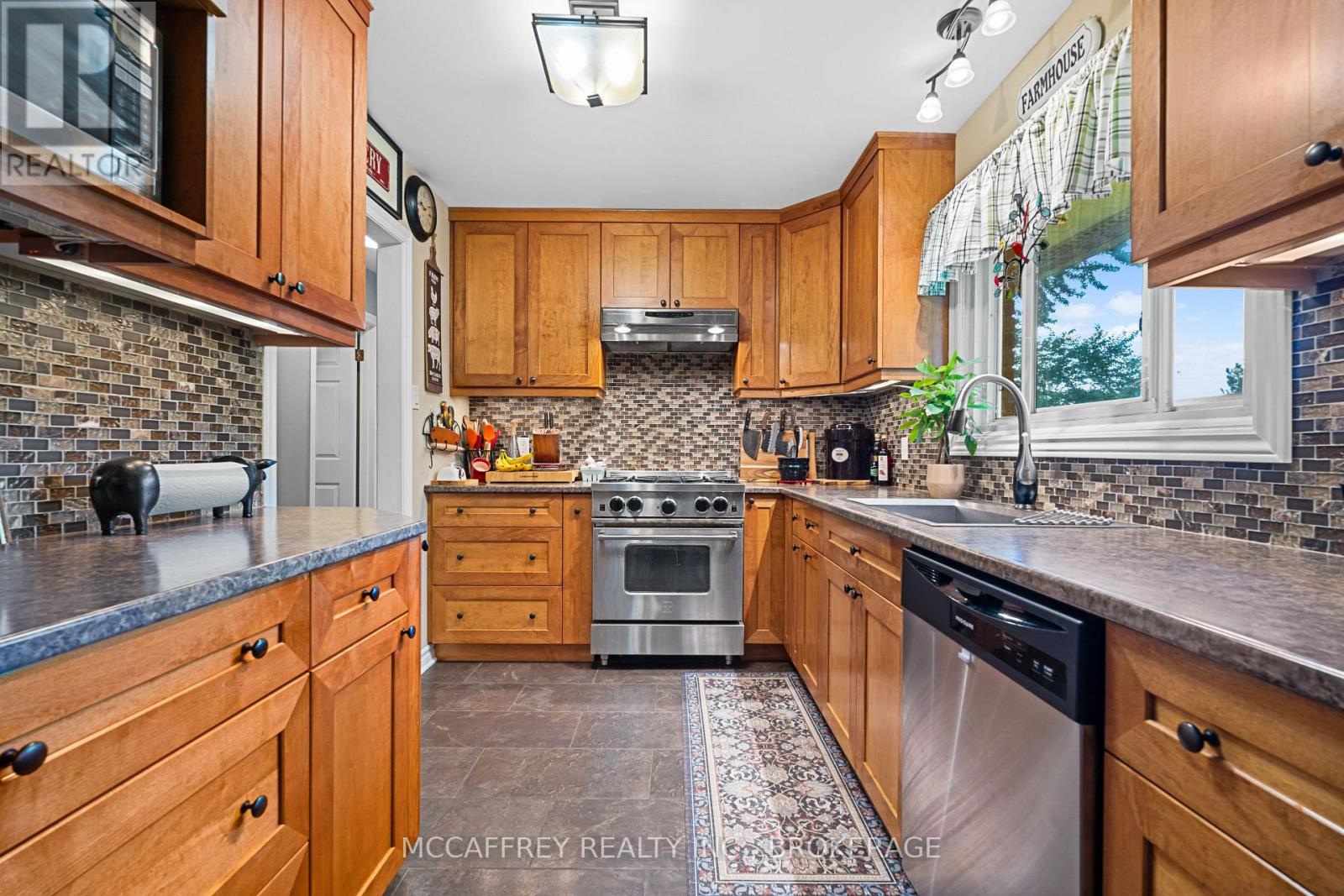 Photo 5 of 102 Wright Place, Greater Napanee ON