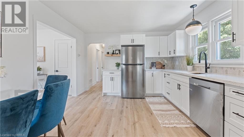Photo 10 of 37 Rowanwood Avenue, Brantford ON