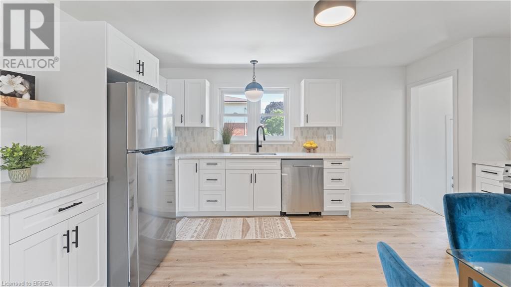 Photo 9 of 37 Rowanwood Avenue, Brantford ON