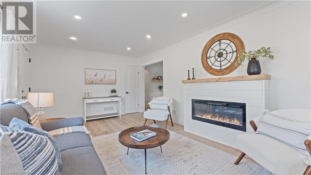 Photo 5 of 37 Rowanwood Avenue, Brantford ON