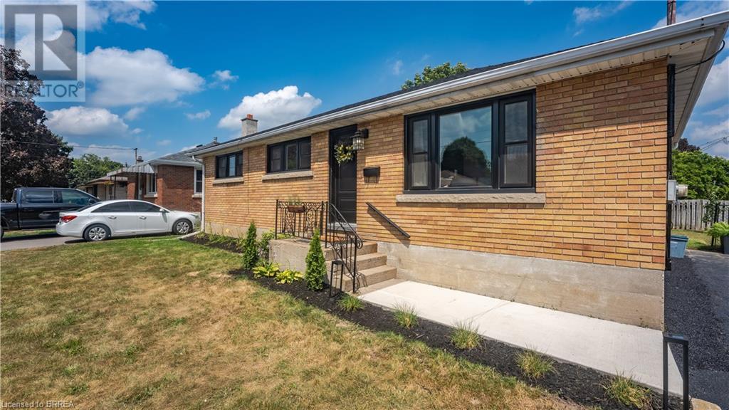 Photo 2 of 37 Rowanwood Avenue, Brantford ON