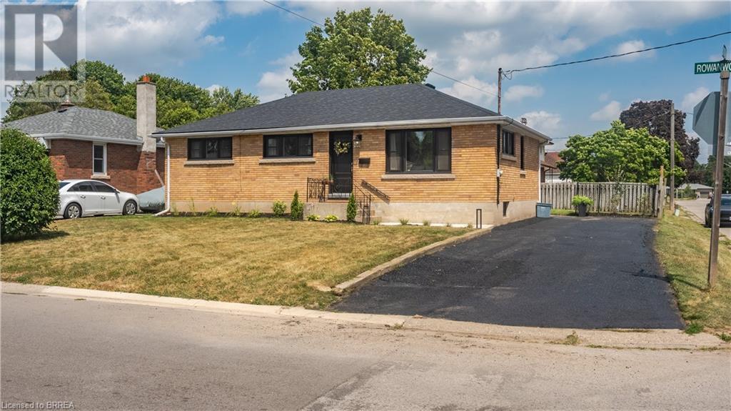 Photo 3 of 37 Rowanwood Avenue, Brantford ON