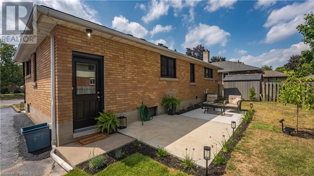 Photo 28 of 37 Rowanwood Avenue, Brantford ON