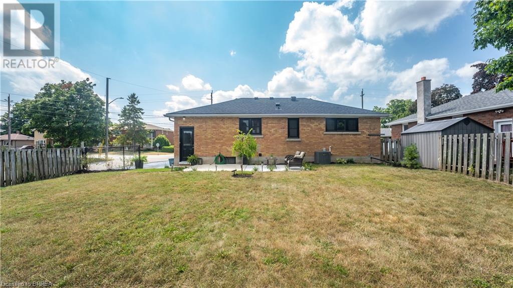 Photo 33 of 37 Rowanwood Avenue, Brantford ON