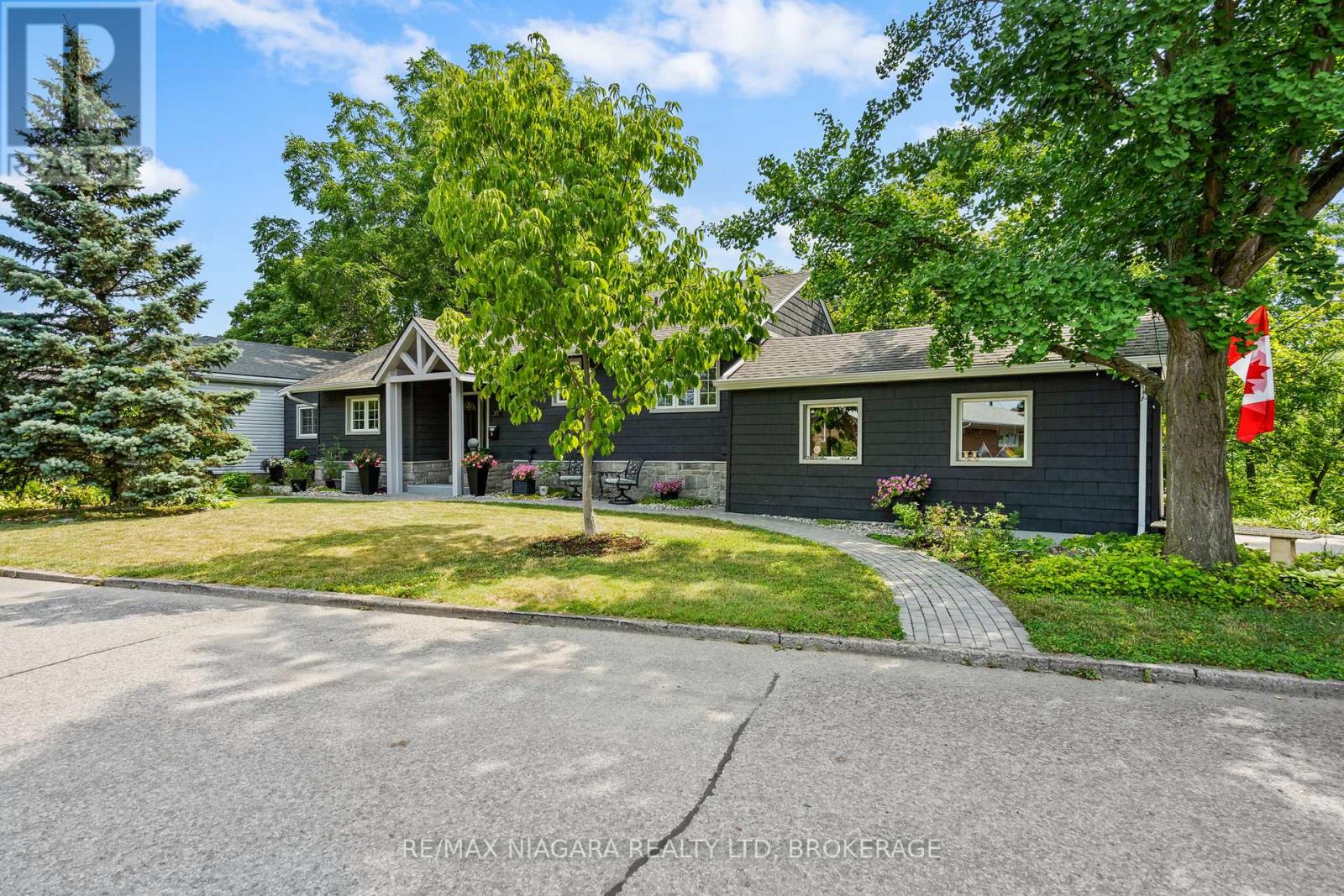 Photo 4 of 177 Highland Avenue, St Catharines ON