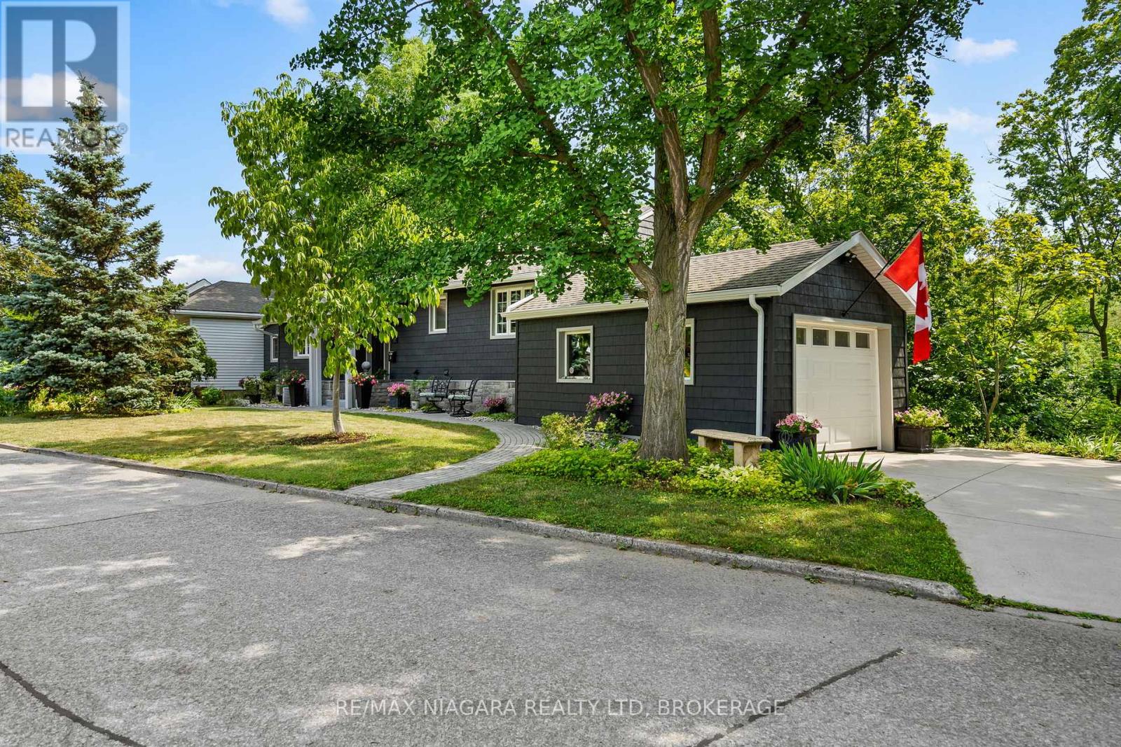 Photo 5 of 177 Highland Avenue, St Catharines ON