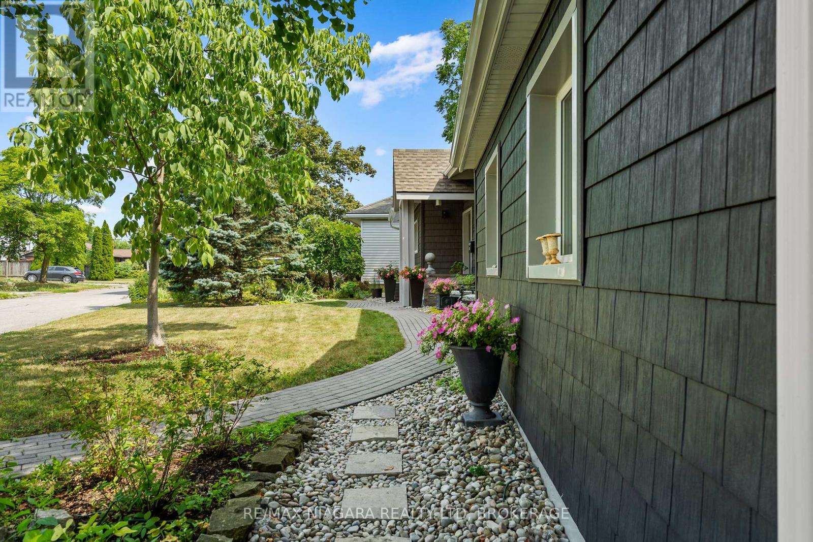 Photo 6 of 177 Highland Avenue, St Catharines ON