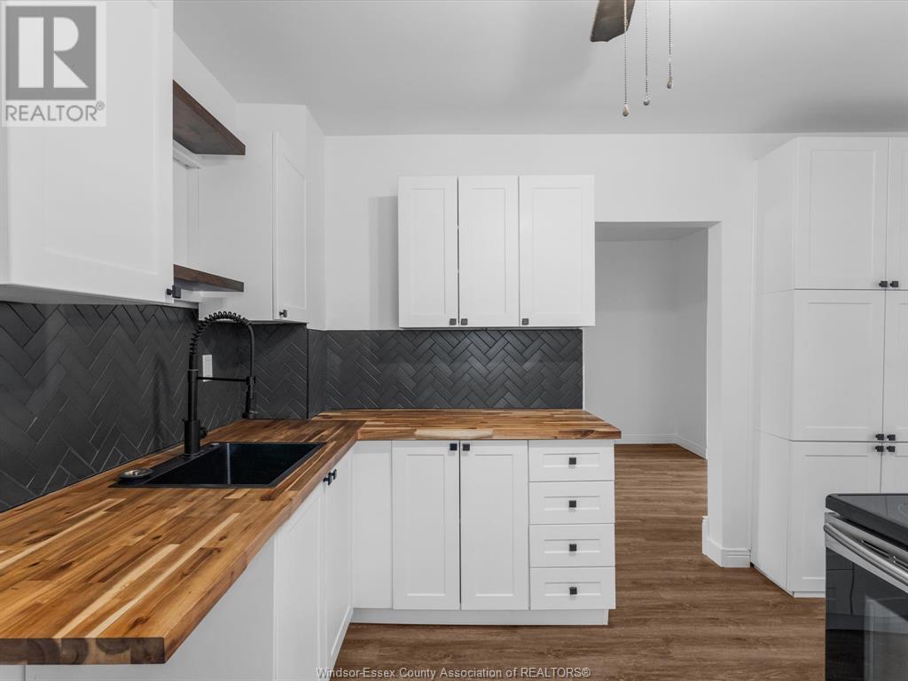 Photo 10 of 1133 Moy Avenue, Windsor ON