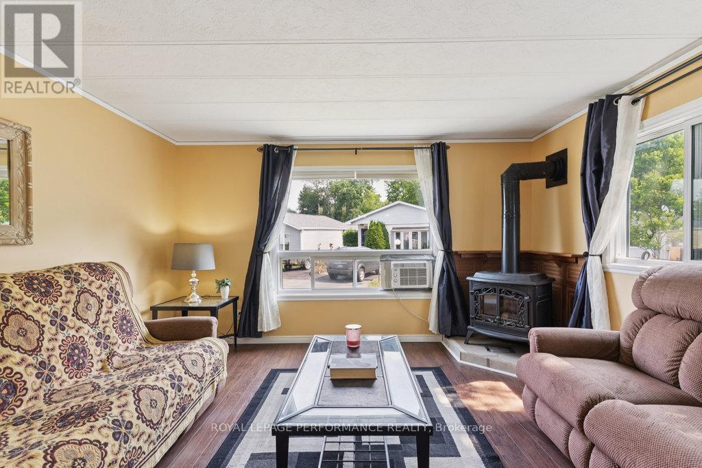 Photo 3 of 1036 Vista Barrett Private, Ottawa ON