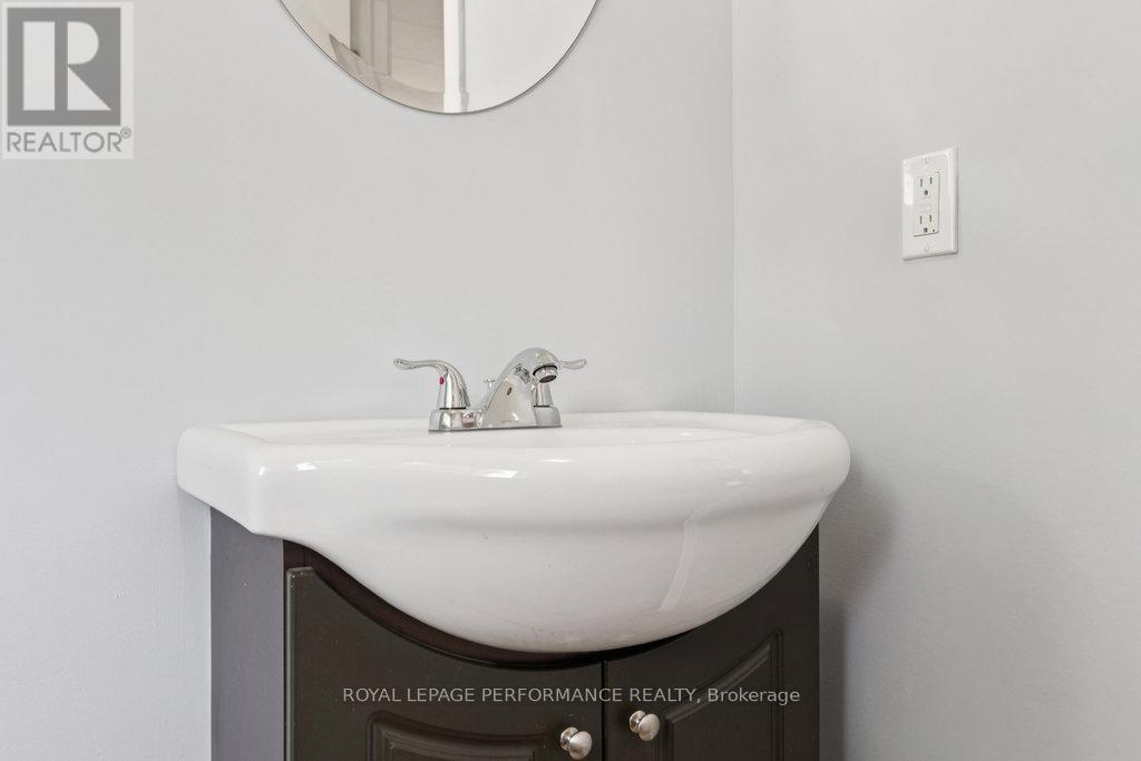 Photo 11 of 1036 Vista Barrett Private, Ottawa ON