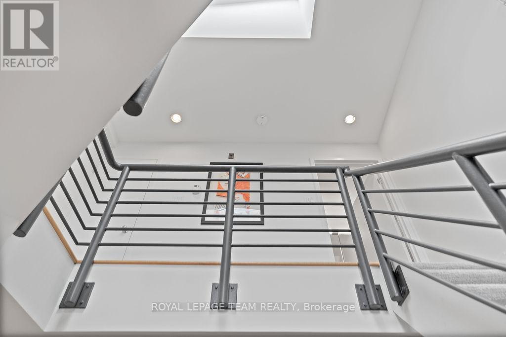 Photo 23 of 26 202 St Patrick Street, Ottawa ON