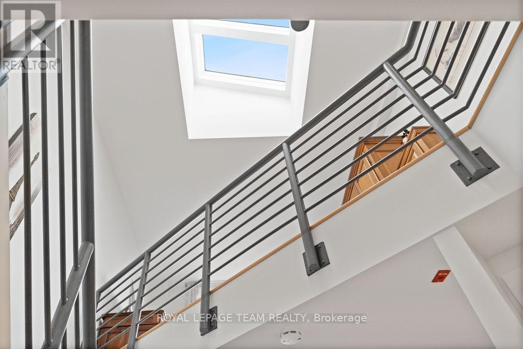 Photo 24 of 26 202 St Patrick Street, Ottawa ON