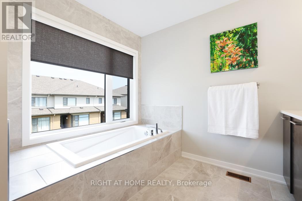 Photo 15 of 159 Rockmelon Street, Ottawa ON