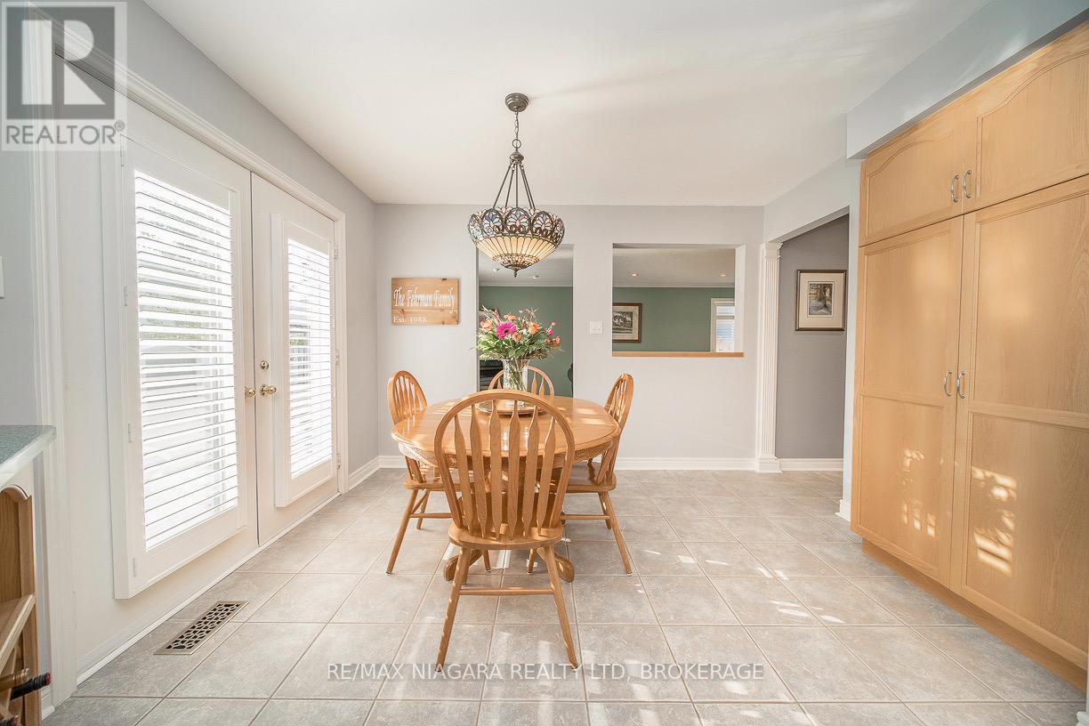 Photo 12 of 45 Goodman Crescent, St Catharines ON