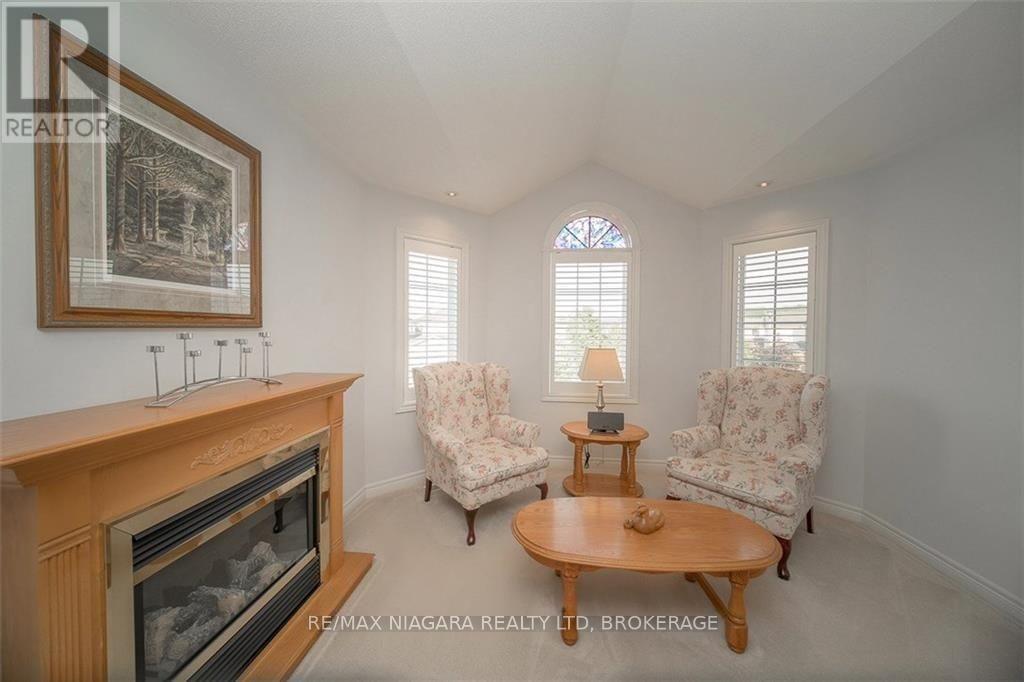 Photo 17 of 45 Goodman Crescent, St Catharines ON