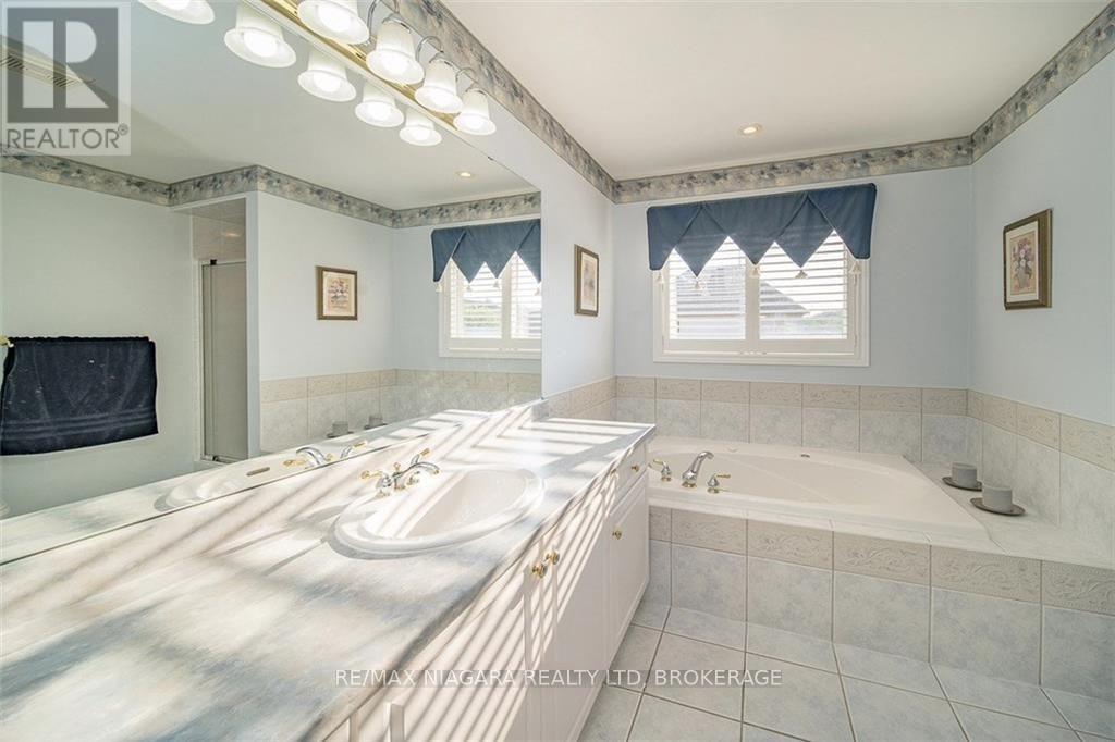 Photo 19 of 45 Goodman Crescent, St Catharines ON