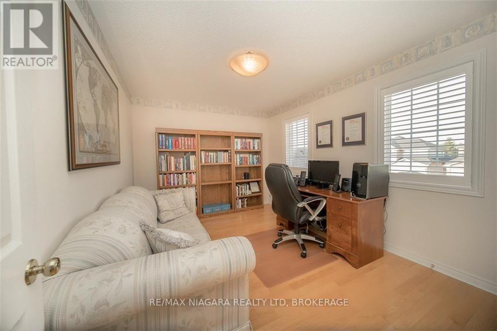 Photo 23 of 45 Goodman Crescent, St Catharines ON
