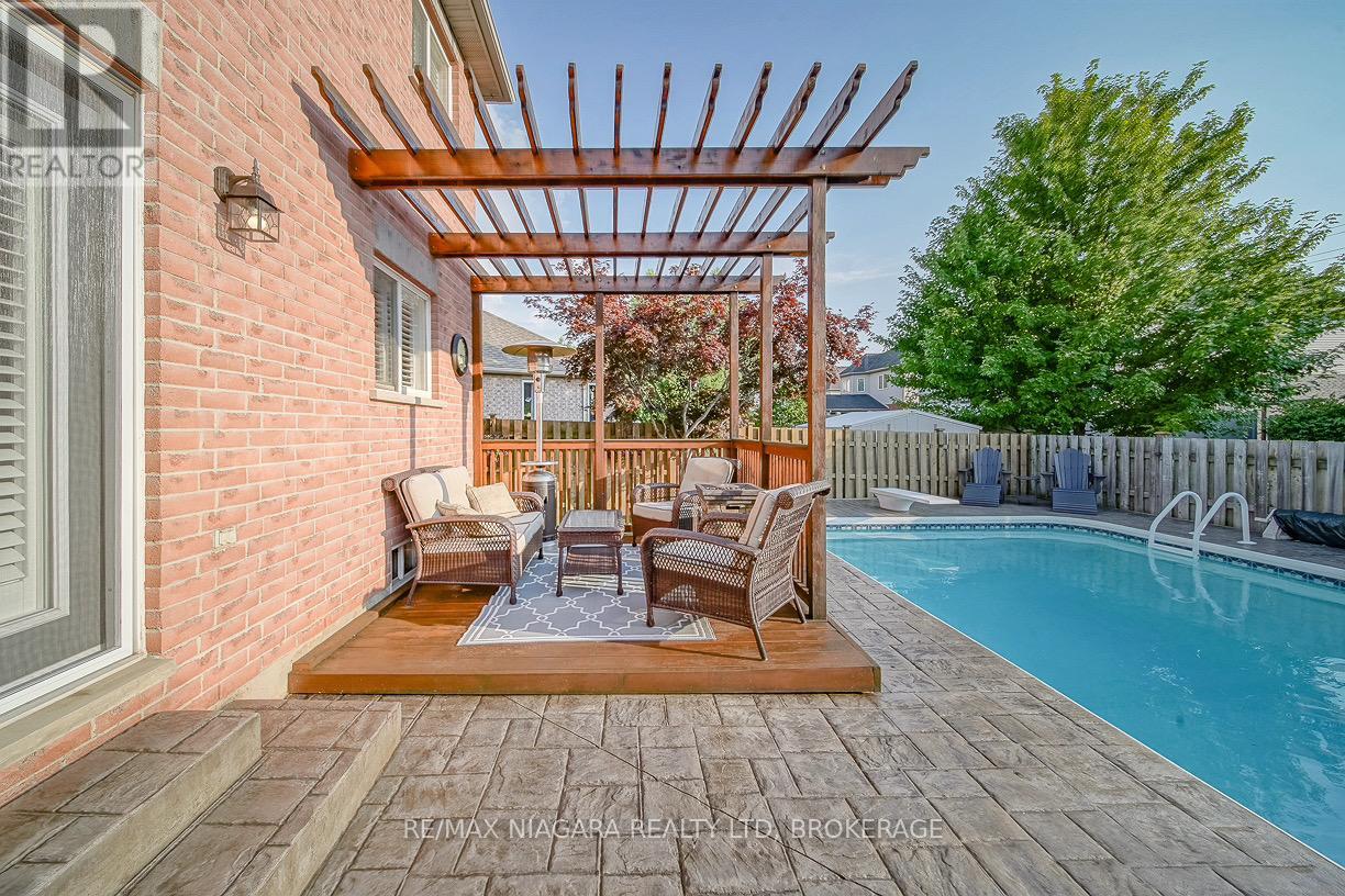 Photo 30 of 45 Goodman Crescent, St Catharines ON