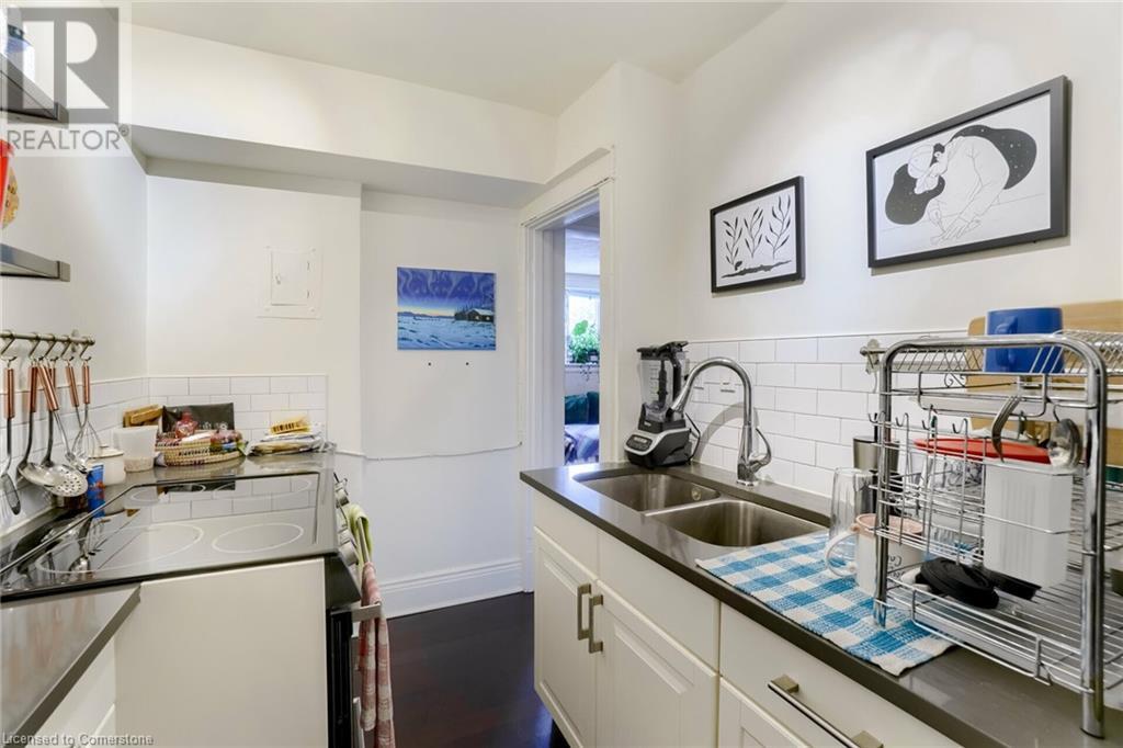 Photo 1 of 2 Vineland Avenue Unit 9, Hamilton ON