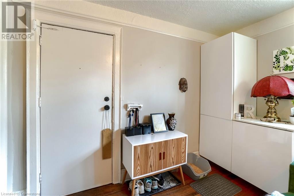 Photo 8 of 2 Vineland Avenue Unit 9, Hamilton ON