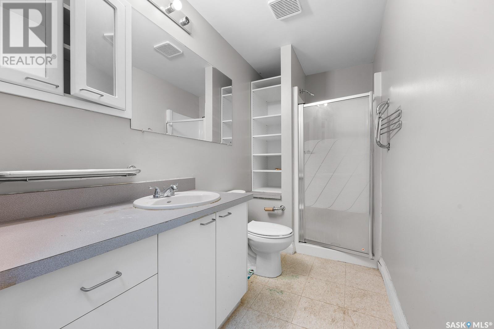 Photo 11 of 1835 Albert Street, Regina SK