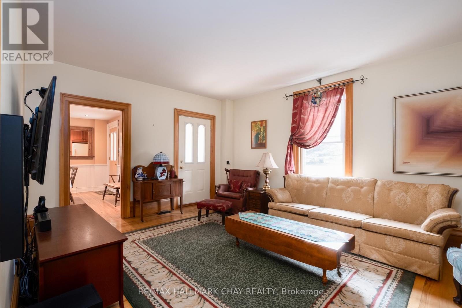 929 YONGE STREET - 7
