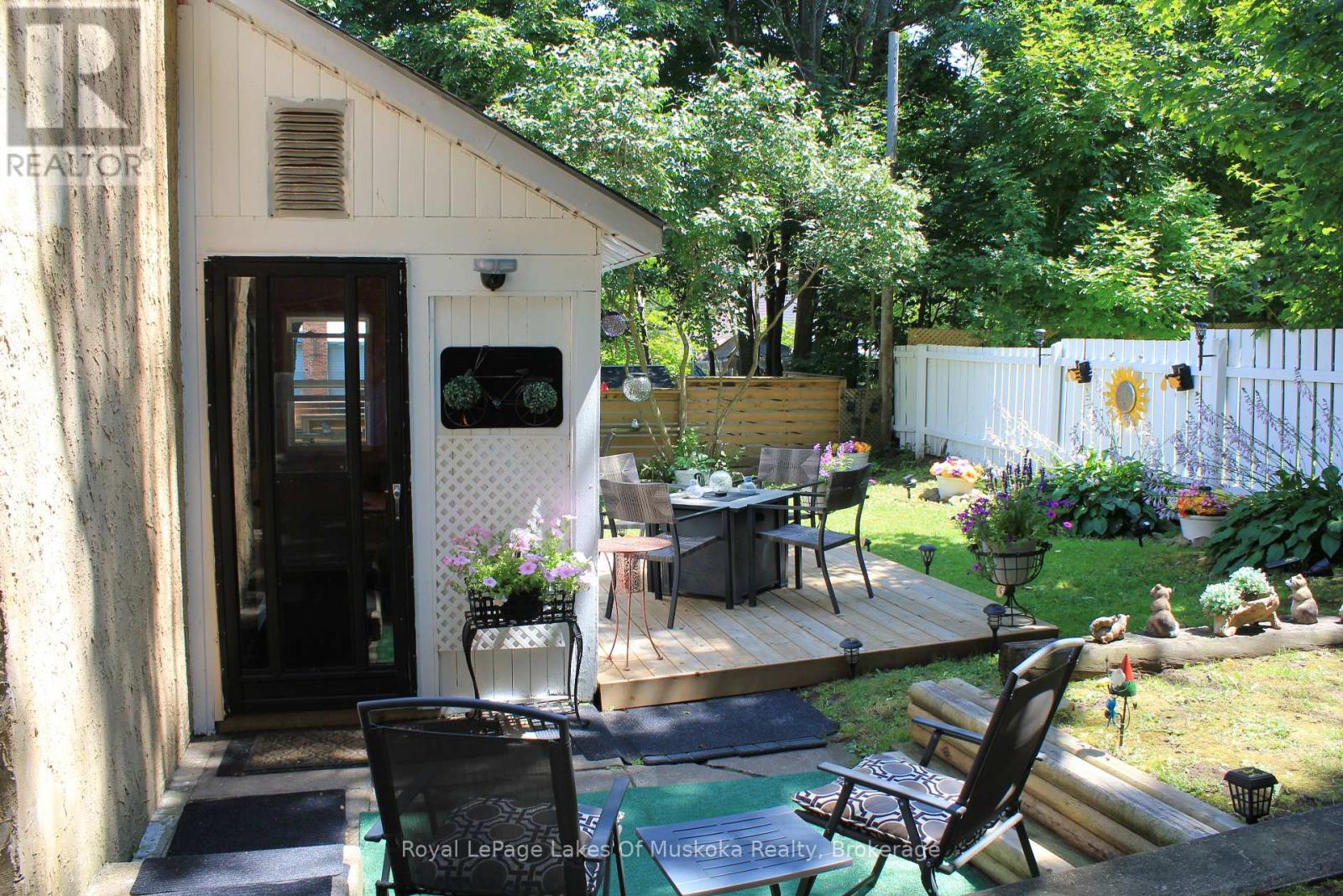 Photo 28 of 7 Duncan Street W, Huntsville ON