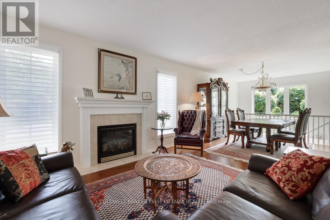 Photo 11 of 10 Ladybirds Crescent, Ottawa ON