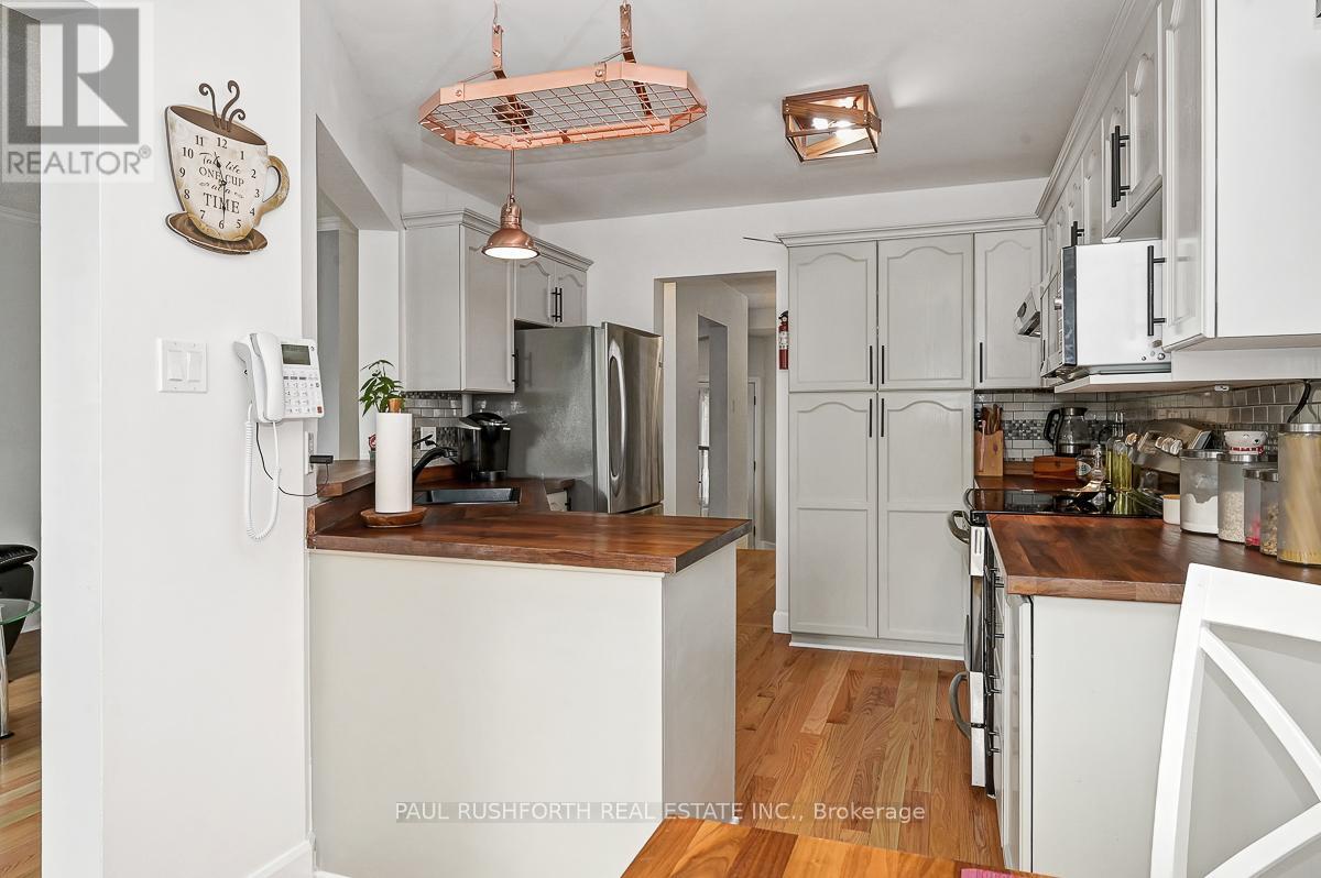Photo 11 of 24 Highmont Court, Ottawa ON