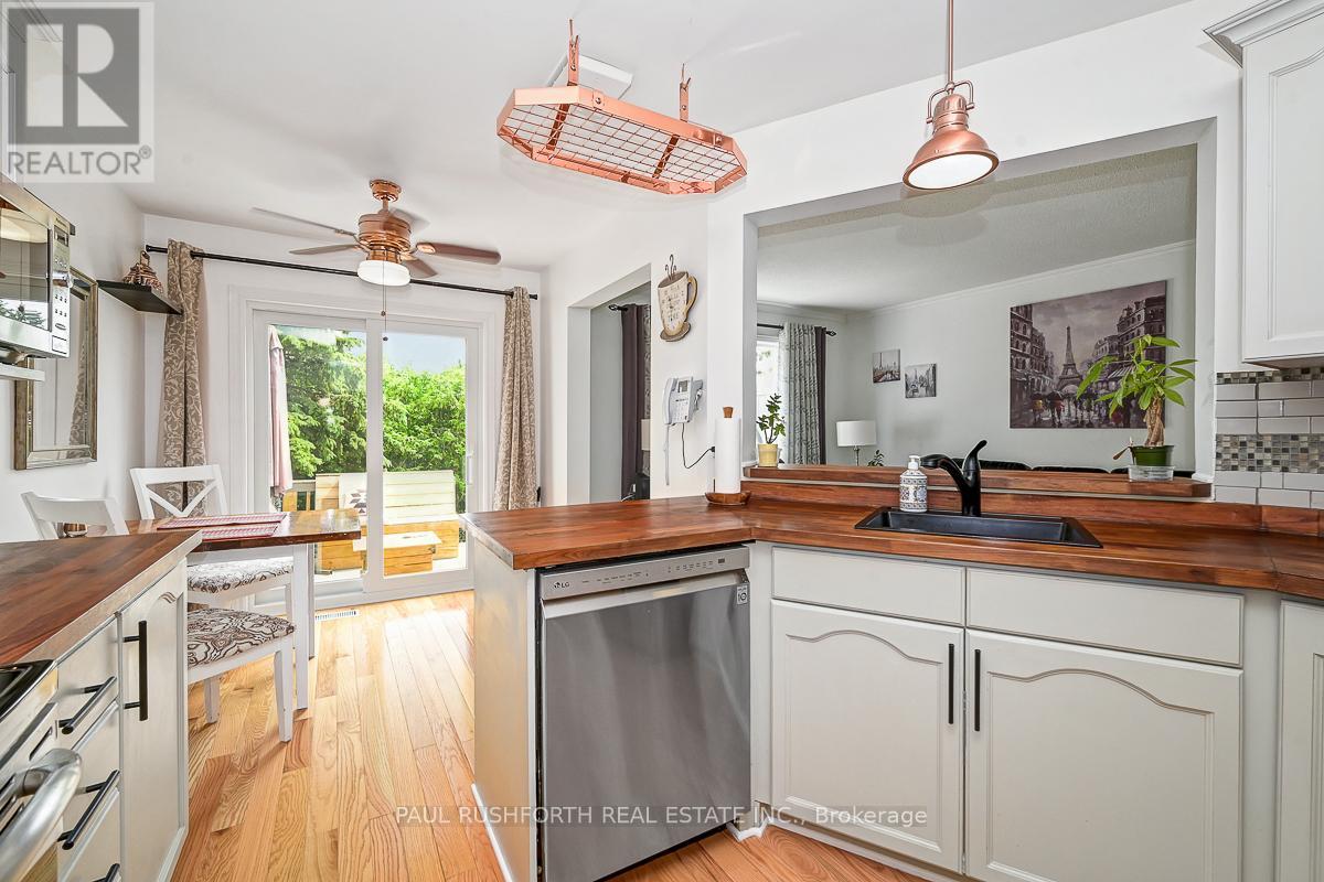 Photo 9 of 24 Highmont Court, Ottawa ON