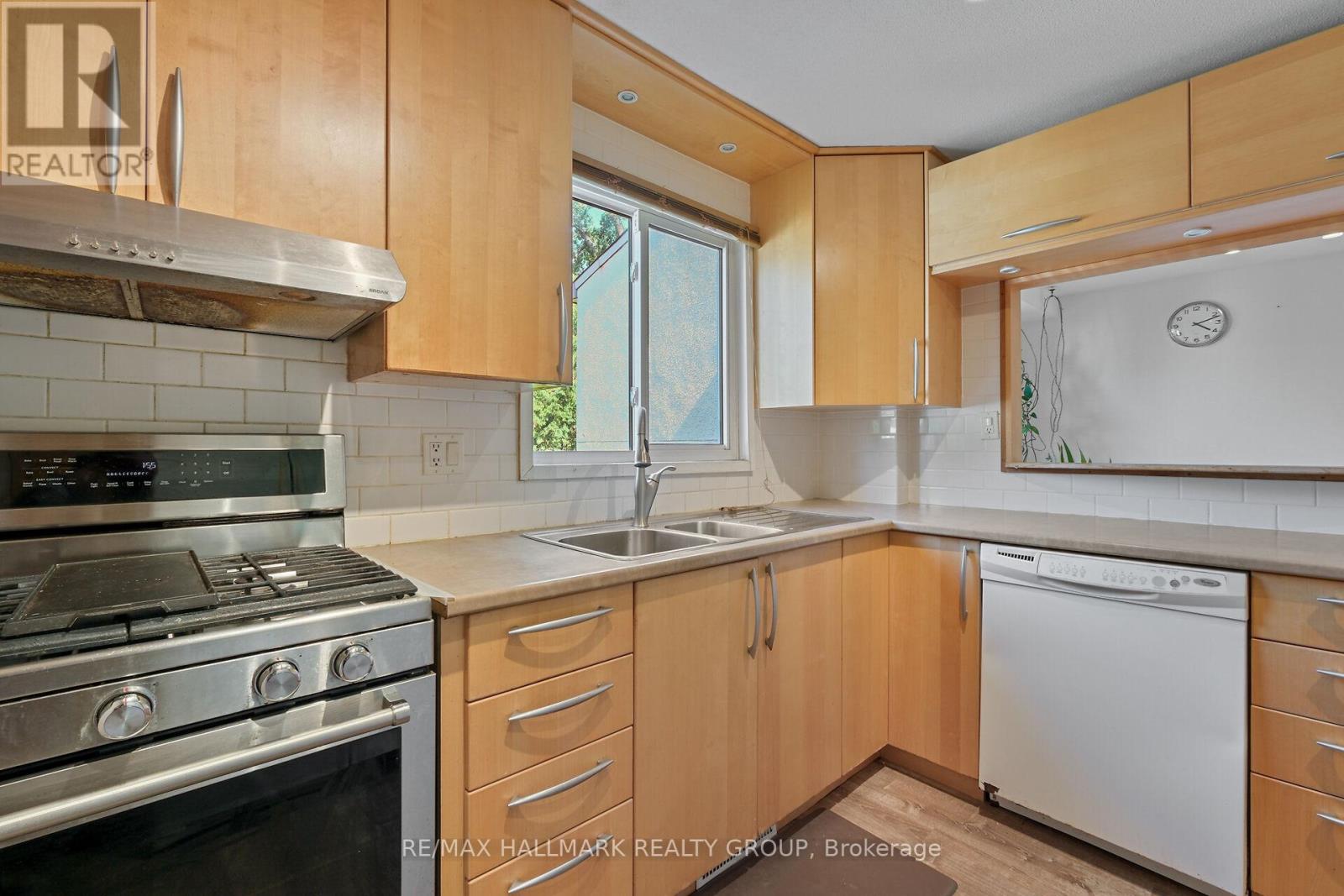 Photo 14 of 1089 Barwell Avenue, Ottawa ON