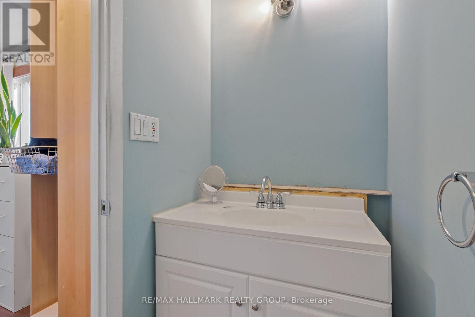 Photo 15 of 1089 Barwell Avenue, Ottawa ON