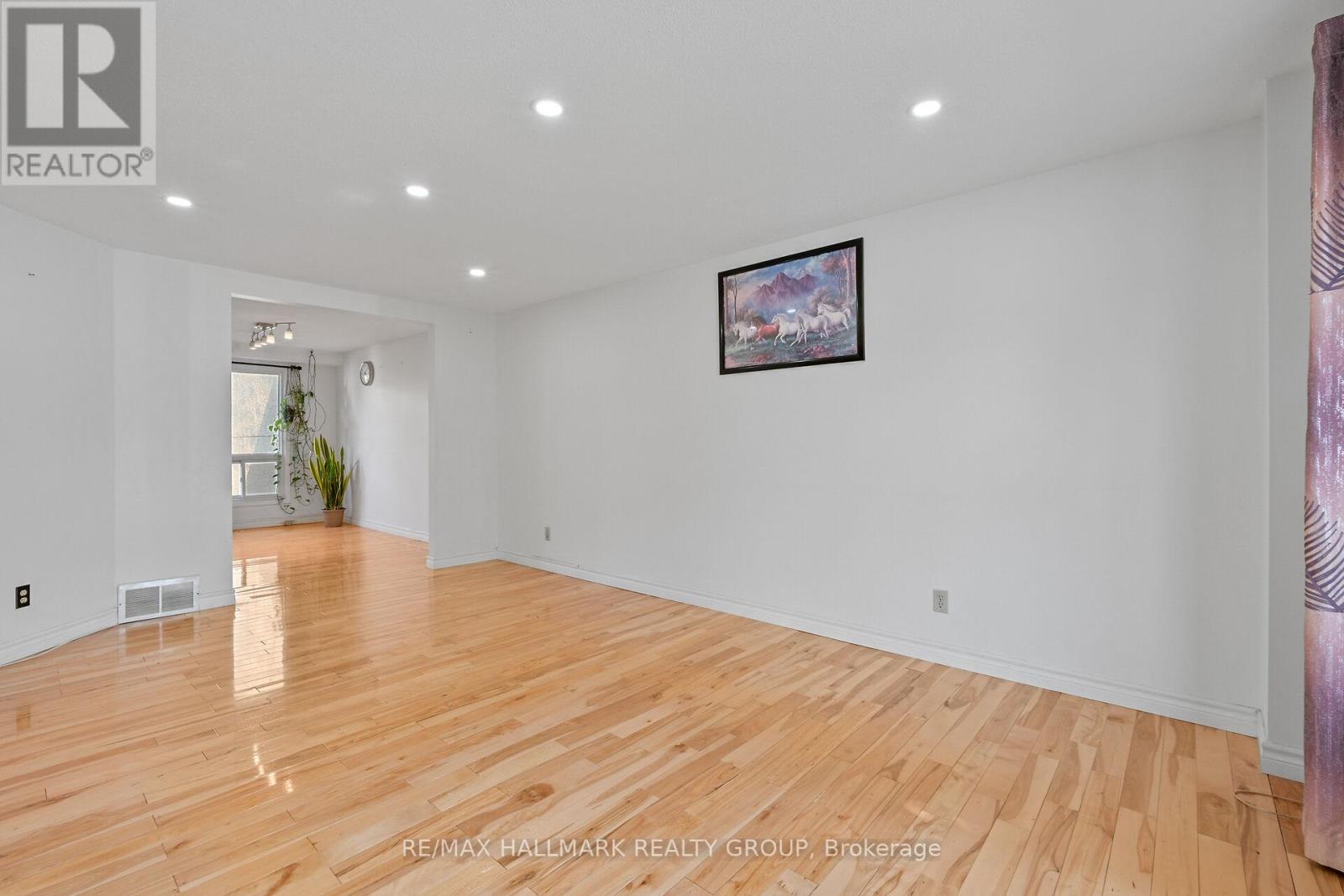 Photo 24 of 1089 Barwell Avenue, Ottawa ON