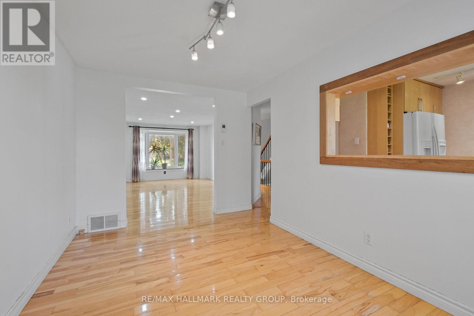 Photo 25 of 1089 Barwell Avenue, Ottawa ON