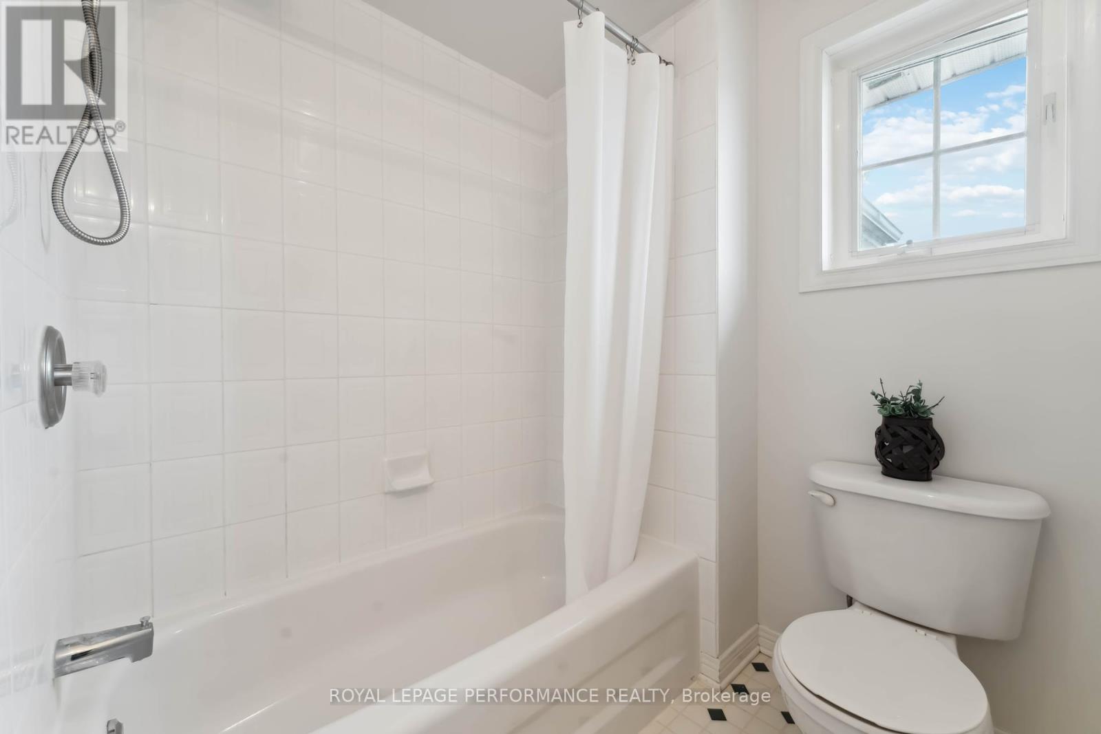 Photo 37 of 1060 Charest Way, Ottawa ON