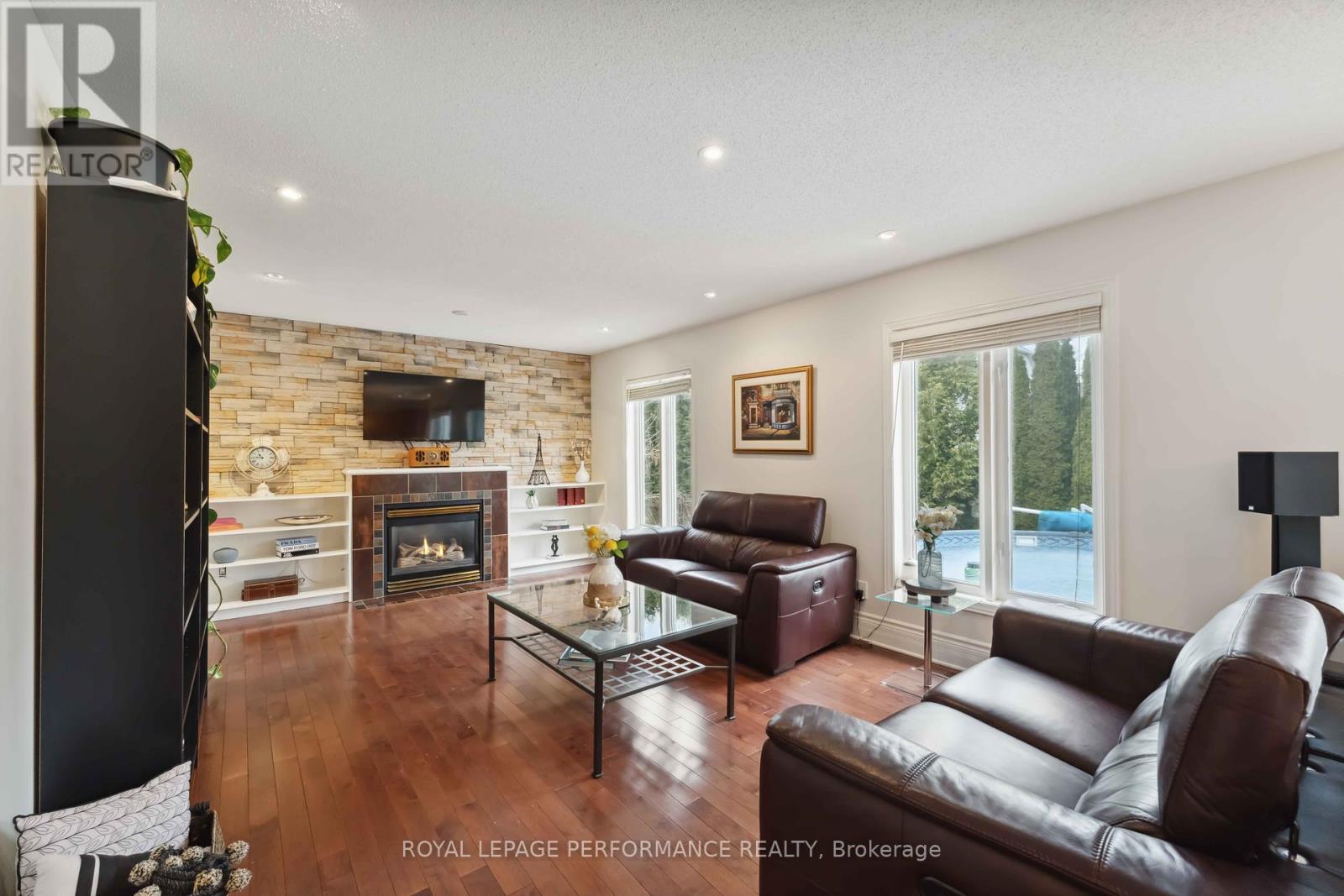 Photo 7 of 1060 Charest Way, Ottawa ON