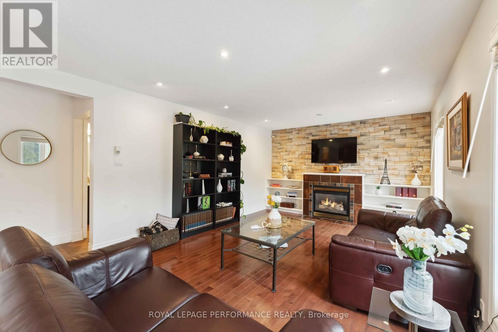 Photo 8 of 1060 Charest Way, Ottawa ON