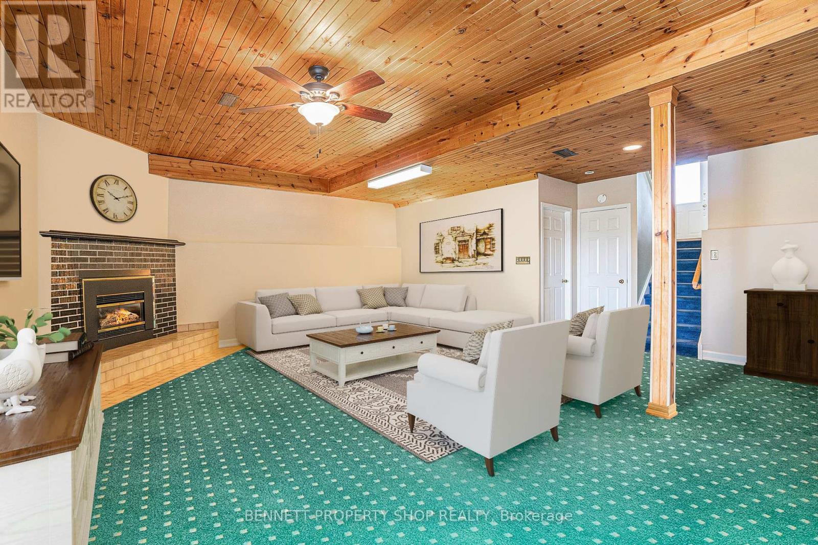 https://ddfcdn.realtor.ca/listing/TS638896391656770000/reb76/highres/8/x12119898_24.jpg